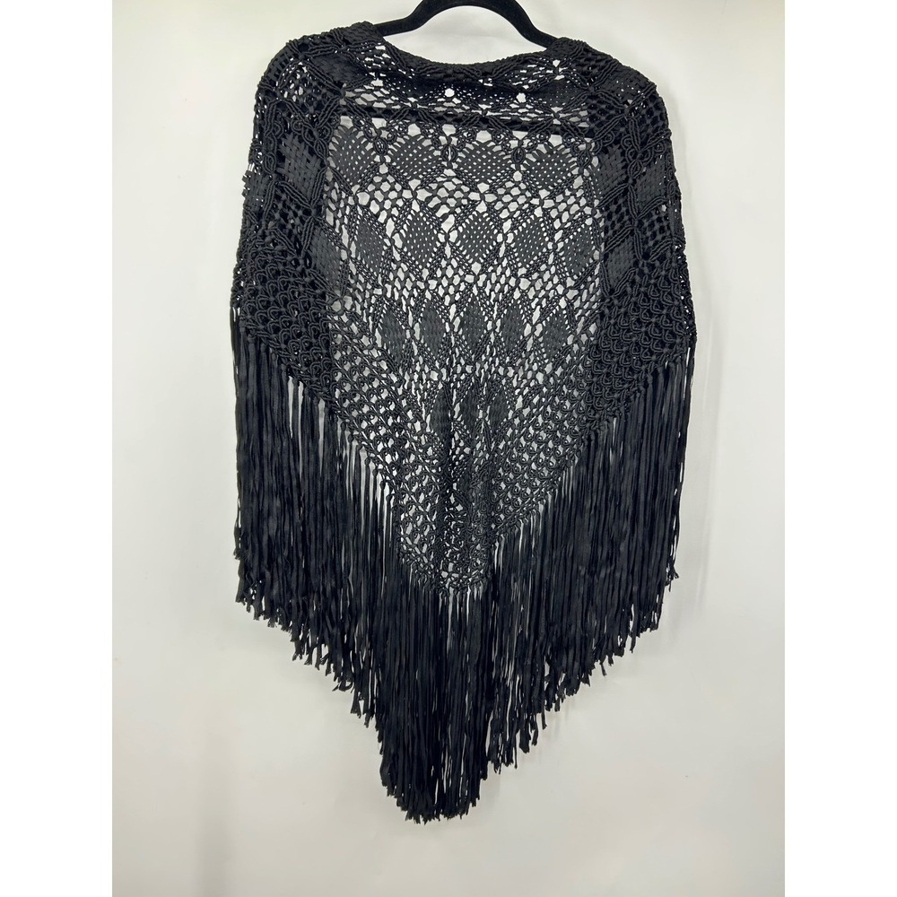 Vintage 70s Black Macrame Crochet Fringe Shawl Wrap Boho Festival Triangle Cape - Picture 4 of 4